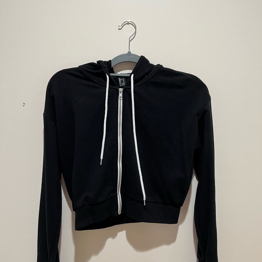 cropped zip up